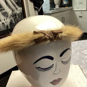 Fur headband vintage.